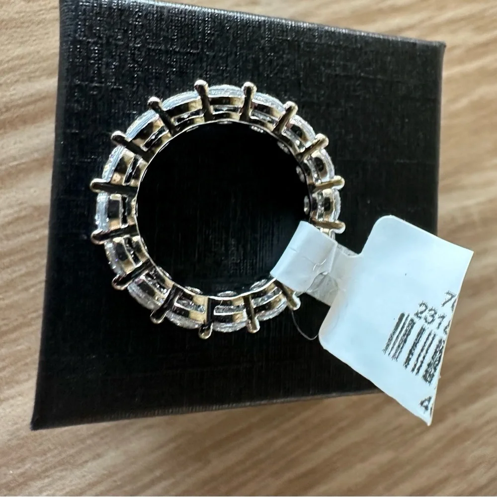 NWT 4.5ct Eternity Band - Round Solitaire Stones - Neiman Marcus - Size 6 - Picture 4 of 15